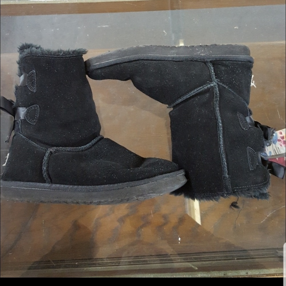 Black uggs